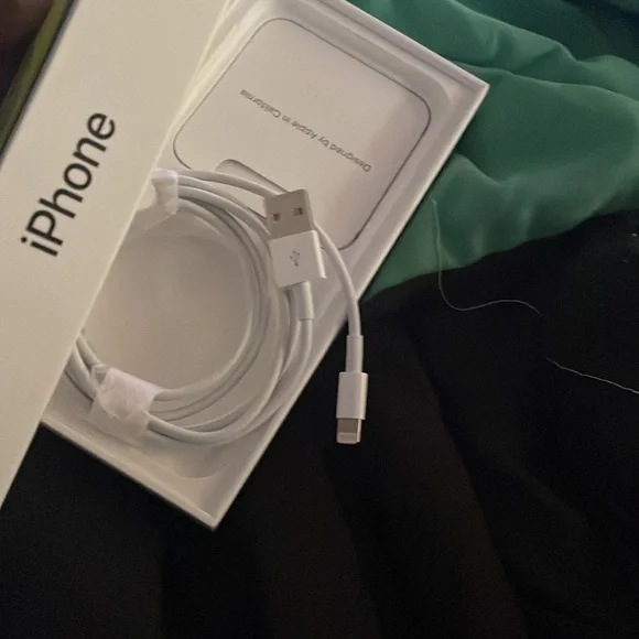 iPhone box - Picture 4 of 5